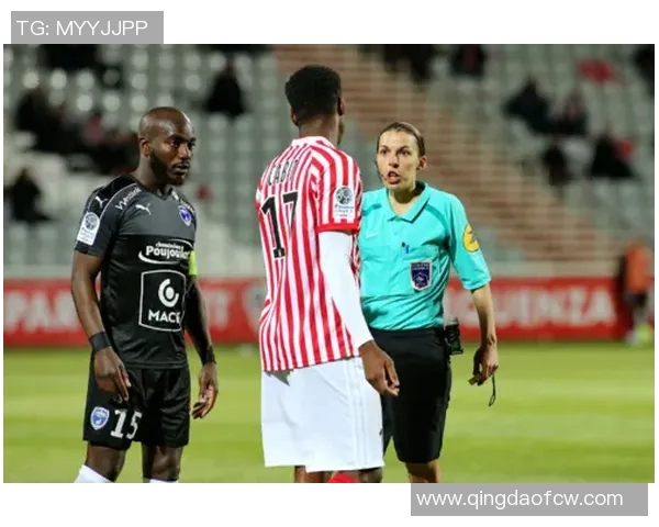 尼奥尔主场迎战阿雅gfco争夺关键三分的激烈对决即将上演 尼奥尔主场迎战阿雅gfco争夺关键三分的激烈对决即将上演