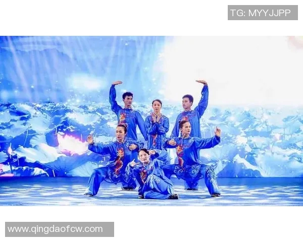 太极群与橄榄球的对决：传统文化与现代竞技的碰撞与融合