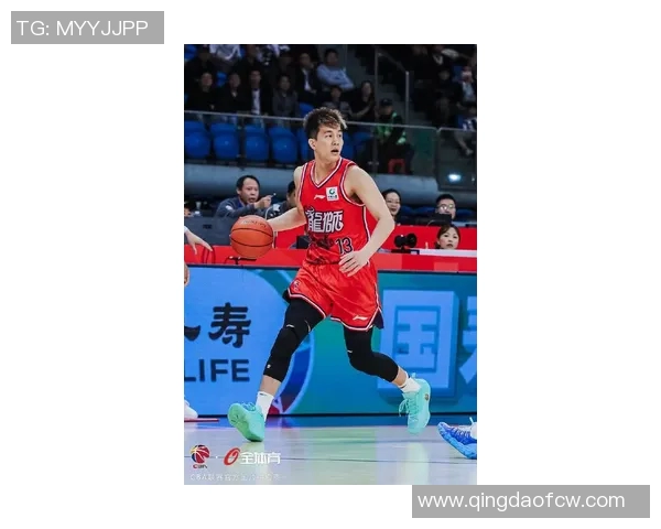 郭艾伦的篮球之路：从青涩少年到国家队核心的成长历程与奋斗故事