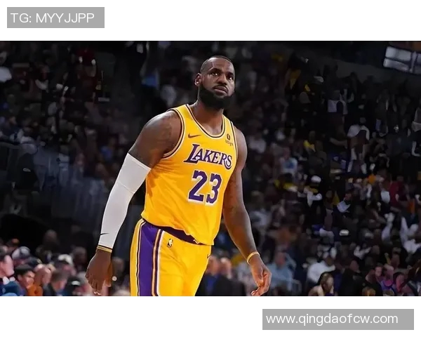 詹姆斯：从篮球之神到商业巨头的传奇人生与影响力探讨